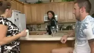 فتحاتها تحتاج إلى لسانك الماهر