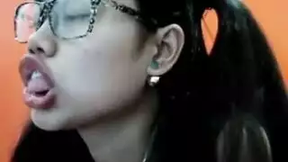 نائب الرئيس المغطاة أحمر الشفاه الشكوى
