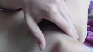 عنيف بأدوات والات قوية
