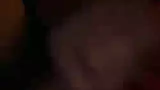 فم الأم العزباء يحل مشاكل صديقاتها في فيلم إباحي