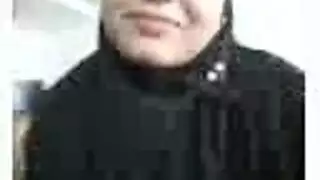 خادمة مسلمة تخضع للمص العميق