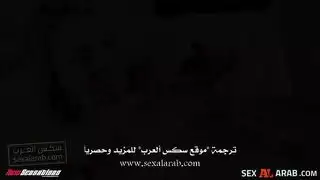 أخت ساخنة تتعرض لضربات قاسية وهي تستمع لكلام جنسي
