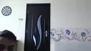 ثلاثي روماني مثير يمارس الجنس على كاميرا مباشرة