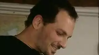 سحاقيات تزور صديقتها وتنام عندها سكس
