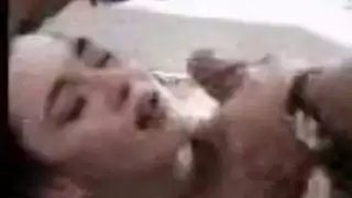 سكسي مترجم شاب حاط عيني على امه