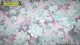 سكسي ينيكهه هيه وتلعب بكسهه وتحصل عله زب من خير لاتدري