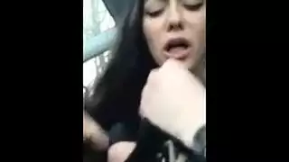 مص علني في السيارة: مراهقة سورية تمتلئ فمها