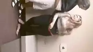 في العمل من مديرها