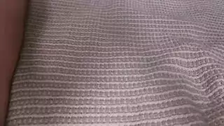 القحبه بتاكل علكة للمحنه