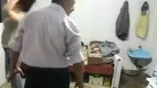 شريط سري لسورية عاهرة تخون وتتعرض نيك مهبل عنيف