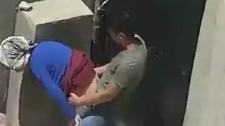 ينيك بنت فيها شبح