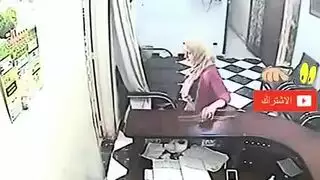 عشيق سري ينك الممرضة المحجبة بقوة وعمق بسرعة في العمل