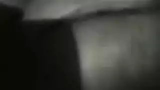 تدليك مهبلها المبلل ثم اختراق كامل
