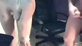 عبادة صدر الراهبة ونك حلقها بعنف في فيلم إباحي