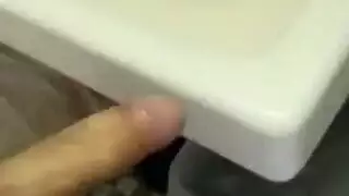 قررت المرأة الإسبانية الجميلة ممارسة الجنس مع رجلين ، في نفس الوقت