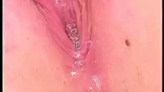 جنس سحاقي بطيء: أول مرة لسمراء بلمسة حنونة