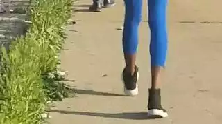 مراهقة حمراء الشعر زرقاء العيون في مص وعملية جماع خشنة