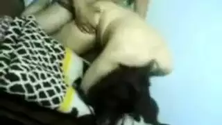 خيال الديوث: غريب يضاجع زوجته أمام الكاميرا
