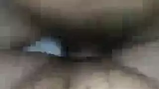 عبادة حلمات صعبة على صدر عضلي