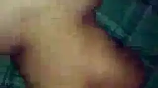 مراهق يمارس الجنس مع امرأة ناضجة محجبة في مقطع إباحي صريح