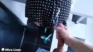 جنس قوي في الثلاجة: وضع الكلابي مع فتاة زوجة الأب