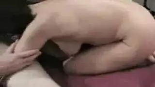 فتاة كبيرة الصدر تُضاجع بقوة في فندق إكس إكس إكس