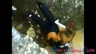تلميذة تركض على زب قاسي بجانب الجدار