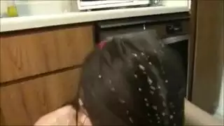 قذف وجوه ضخم: نقع الوجوه الجميلة في المني