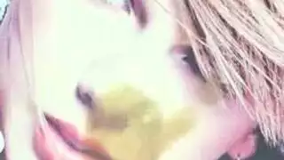 سكس تقوم بتنظيف المطبخ