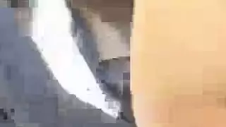 إكس إكس إكس كثبان رملية: محجبة تأخذه بقوة في المقعد الخلفي
