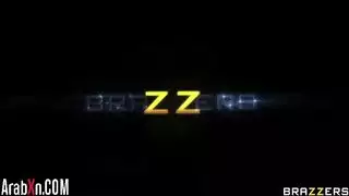 ادخال الزب في طيزها وهي تبكي