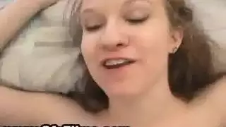 بنات ثلاثه يشاهدن فلم واتي اخوهن محارم