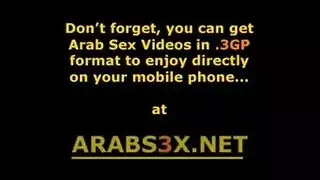 تحك كسها بكعب رجليها