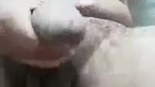 مصري ينيك عشيقته في كسها المحلوق