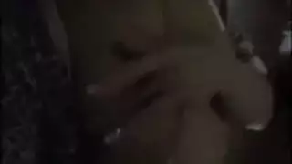 ثدييها الكبيرين يشتتان انتباهه أثناء الجنس الشرجي الخشن