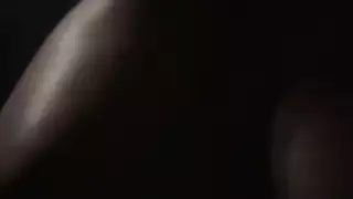 الجبهة بوف ثنائي الجنس أزرق العينين