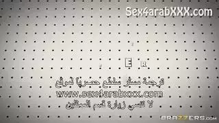 حفل عزوبة صريح: كاملة تأخذ كل الأعضاء الذكرية