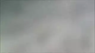 بعد أن نكحت أختها، فتاة الجارة المثيرة تتسلل للمص