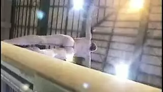 عقاب الضرب بالعصا على المؤخره