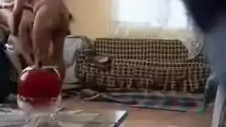 لقاء سري في السيارة يتحول إلى فيلم إبري عنيف مع إنهاء داخلي