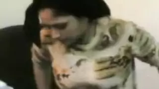 فتاة مزرعة مصرية مؤخرة كبيرة تخون زوجها في شريط جنسي إباحي بقميص النوم