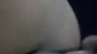 المراه تدلع جوزها على السرير