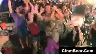 فتاة عاهرة تُضاجع بقضيب أسود كبير في مشهد صريح