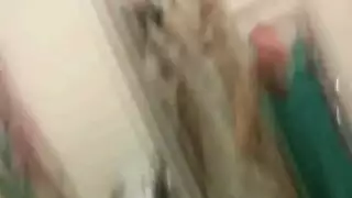 عاملة منزلية حامل في مشهد تزاوج صريح