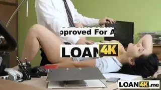 شقراء مثليه جبهة مورو التشيكية في العام