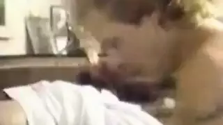 المرة الأولى لفتاة بريئة في ثنائي مع قذف داخلي
