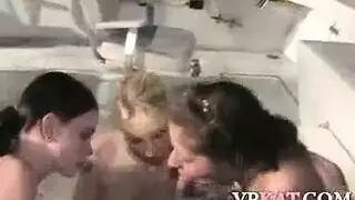 سادي بجميع ادوات التعذيب