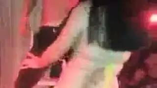 ناضجة المعلم الاستحمام كبير الثدي