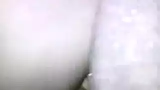 فرج أحمر عصيري مفتوح على مصراعيه