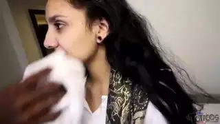 في سن المراهقة لاتيني تحويل ملكة
